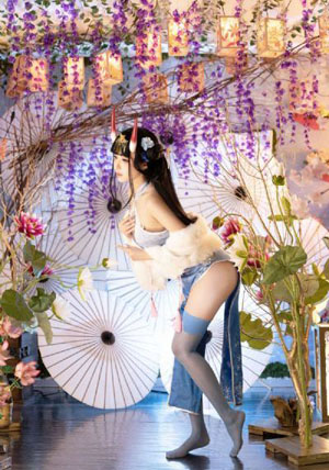 美女的咪咪