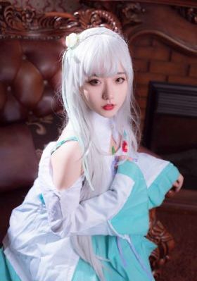 天降女子从二楼掉下来了