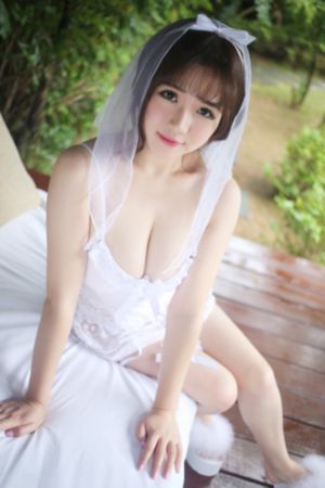 美丽的小蜜蜂4娃娃脸